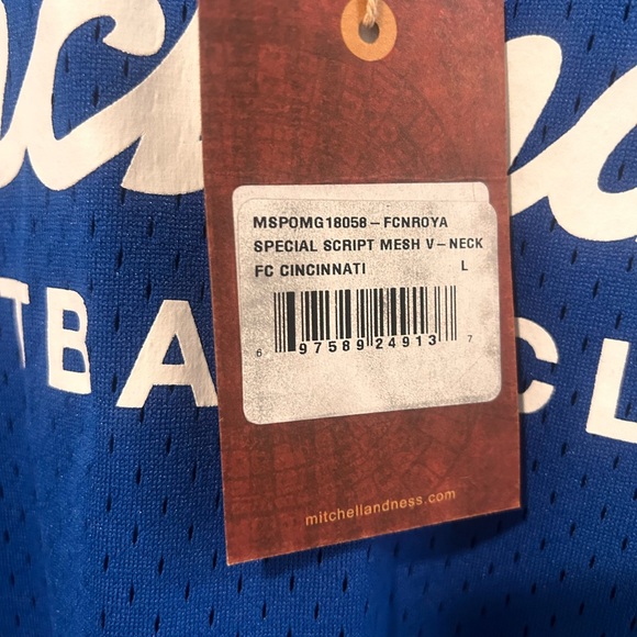 NWT Men's FC Cincinnati Mitchell & Ness Blue Special Script Mesh V-neck jersey L - Picture 11 of 12
